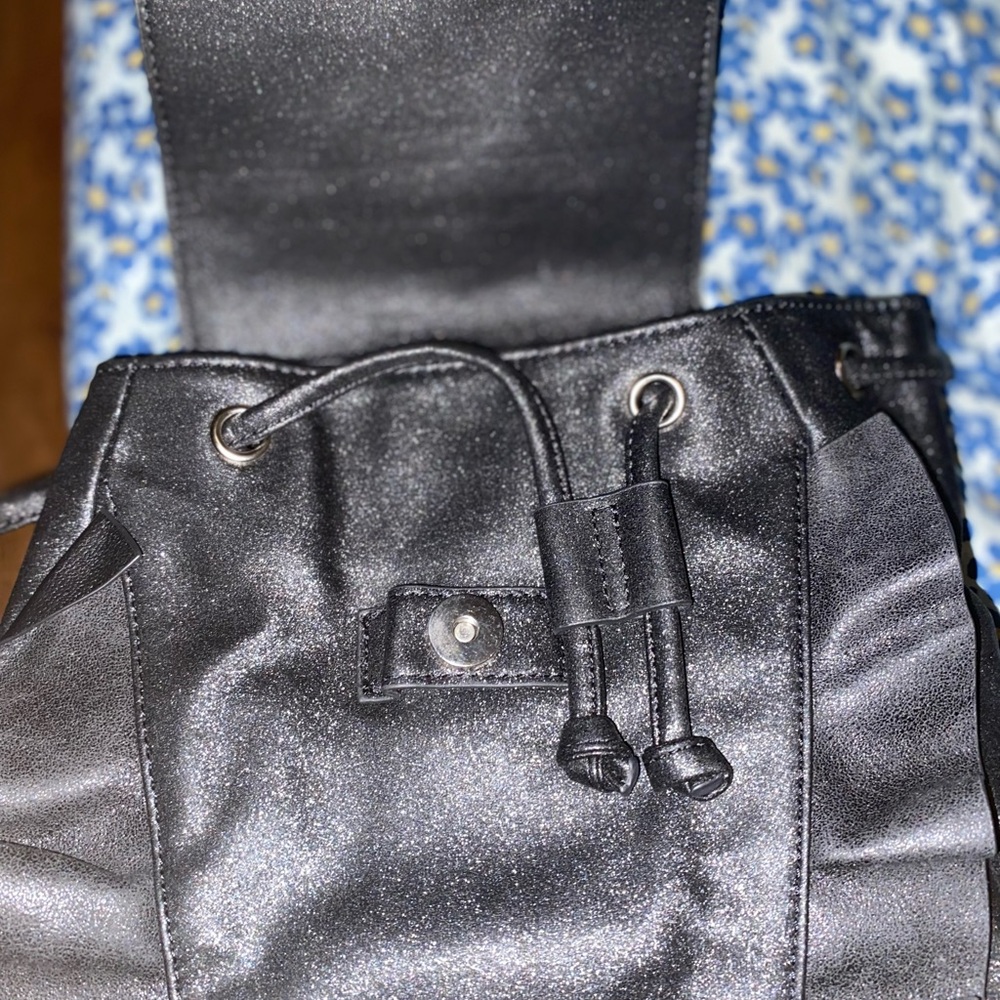 Ruffle Backpack - Picture 5 of 7